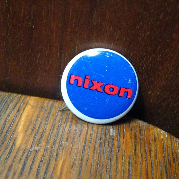 Richard Nixon USA President 1968 Campaign Button - Picture 2 of 4